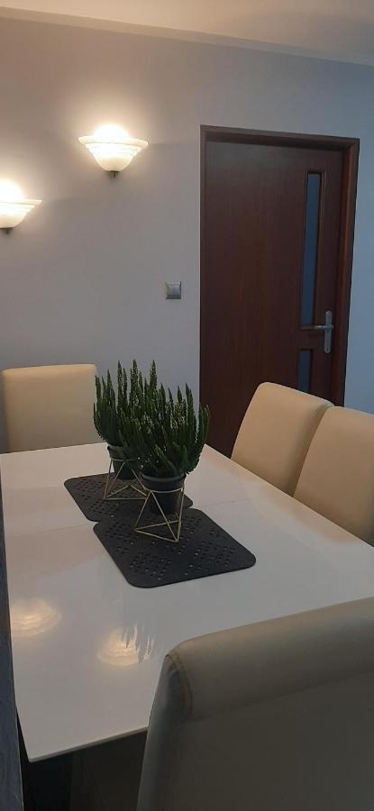 Апартаменти Flowers Apartament Піла Екстер'єр фото
